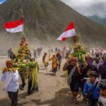 The Atmosphere during Yadnya Kaodo Ceremony in Bromo