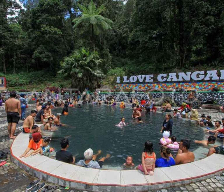 Cangar Hot Spring - Malang