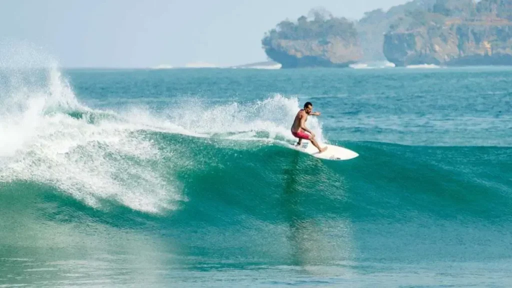 Surfing in Sawarna - West Java