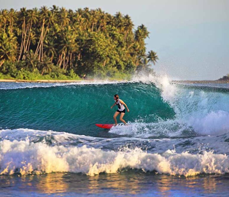 Surfing in Nias - Lagundri Nias Island