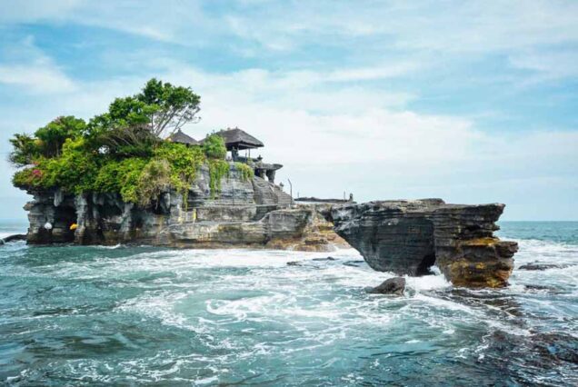 Tanah Lot temple - Amazing Bali