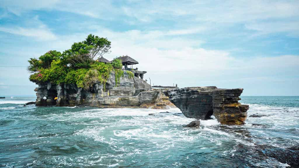Tanah Lot temple - Amazing Bali