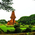 Bajang Ratu temple - Trowulan