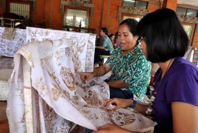 Batik class tour program