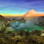 Morning in Ijen crater