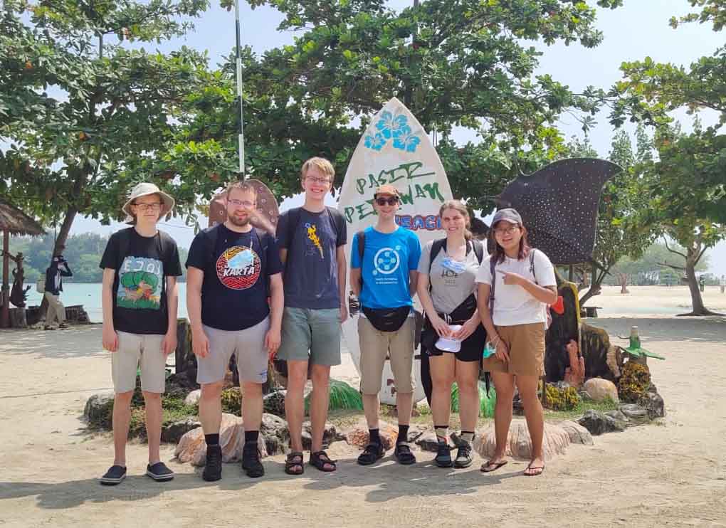 Pari-island-day-trip-with-Bertamasyacom