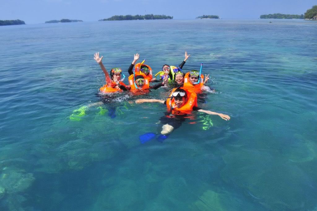 Snorkeling in Pari island - Thousand Islands