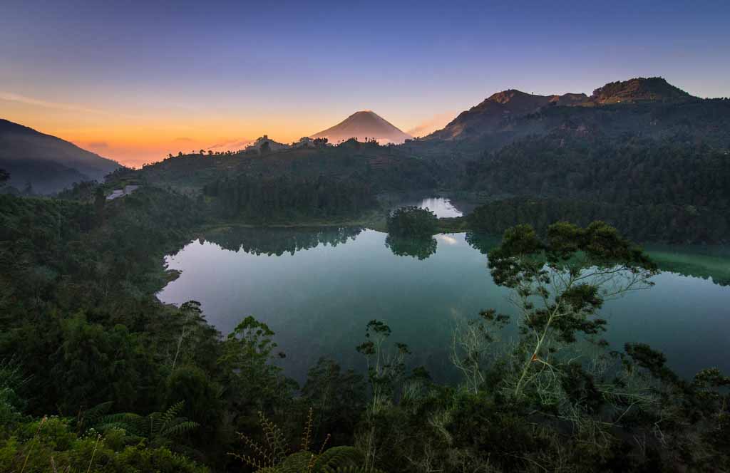 Telaga Warna Dataran Tinggi Dieng