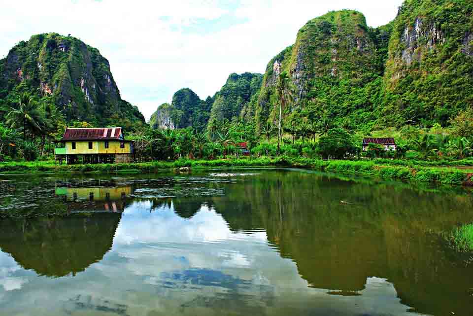 Wonderful scenery around Ramang-Ramang