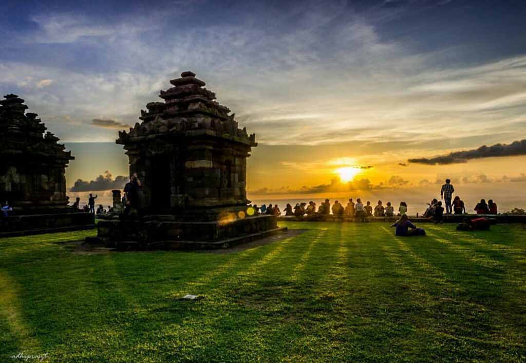 Sunset moment at Ijo Temple – Yogyakarta