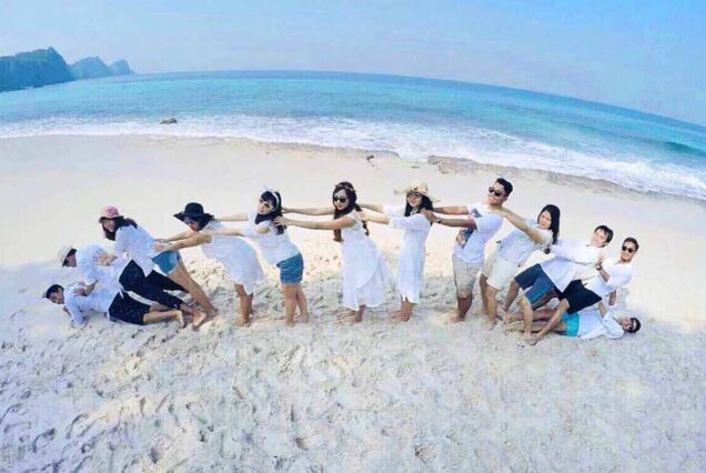 A group tour with beautiful beach of Sangiang island