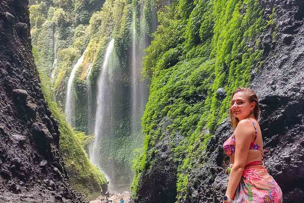 A beutiful Girl at a Wonderfull Madakaripura Waterfall