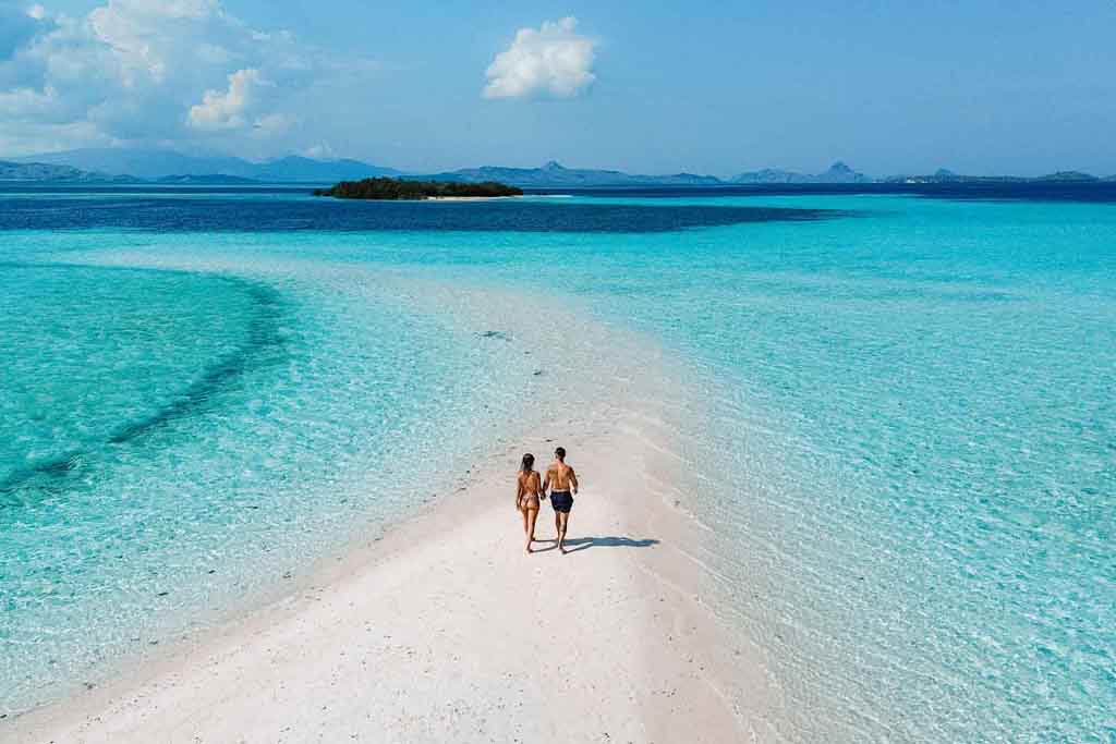 Taka-Makassar-The-Sand-Island-of-Labuhan-Bajo