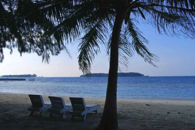 Beach Leisure Facilities in Putri Island