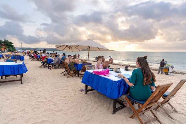 Dinner in Jimbaran beach Bali