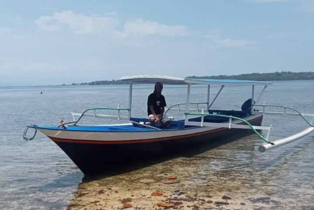 Wooden Boat Charter for Snorkeling in Bunaken
