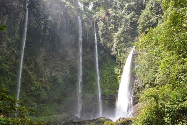 Tapahan Telu waterfall - Tomohon - Manado Tours